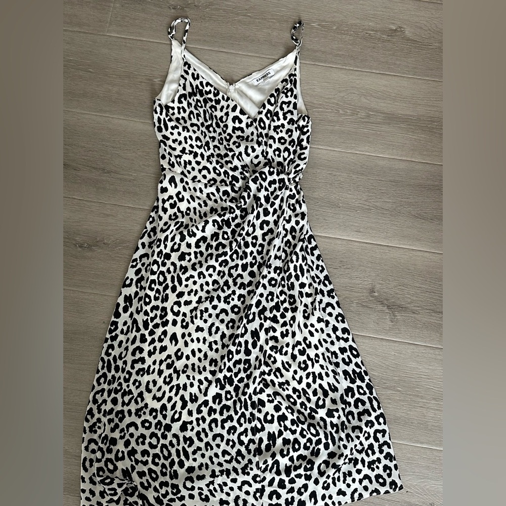 EXPRESS White and Black Leopard Dress Size Xs